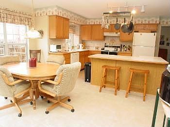 5th image of 45688 Larchmont Dr