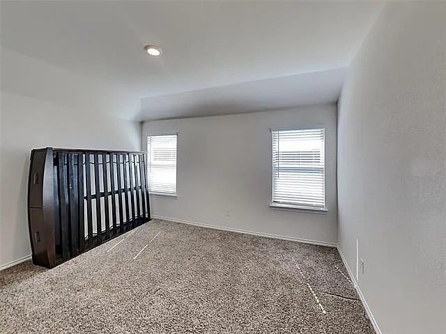 724 Glover Dr — Photo 9