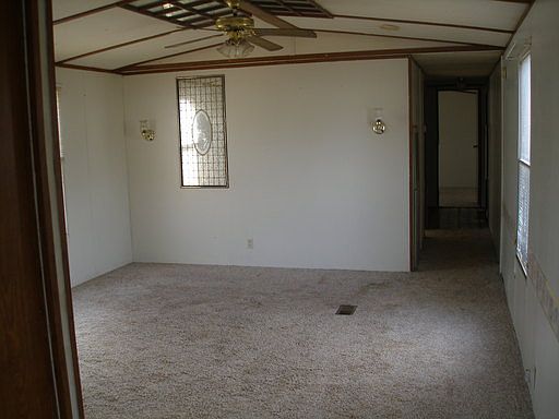 2nd image of 811 Gibson Dr