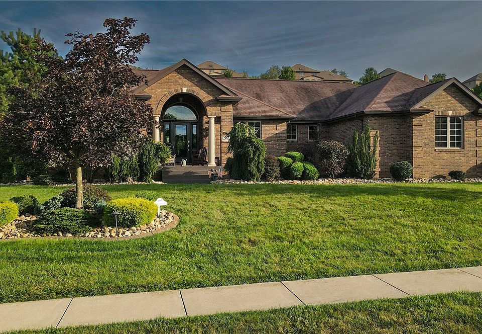 1st image of 690 Ashton Ct