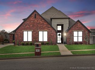 406 N 84th Pl, Broken Arrow, OK 74014