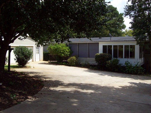 1st image of 100 Rock Ln SE