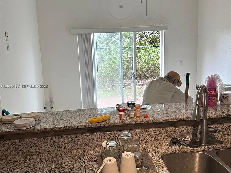 2551 SE 16th Ter #103 — Photo 11