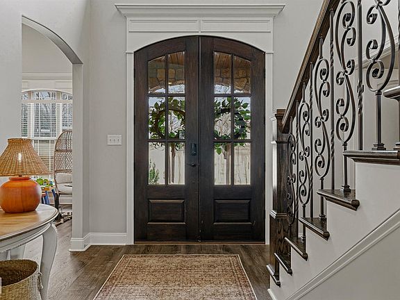 2nd image of 513 Mockingbird Ln
