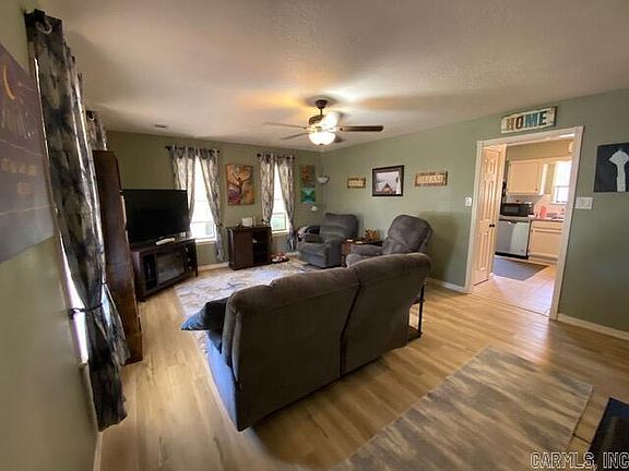 2nd image of 418 Calvin Cir