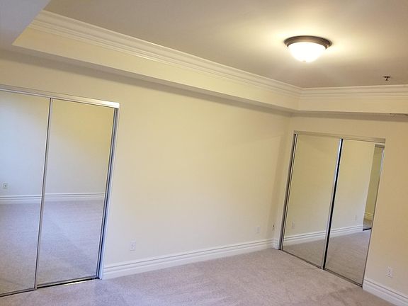 4th image of 12745 Moorpark St APT 105
