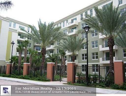 1st image of 2421 NE 65th St APT 317