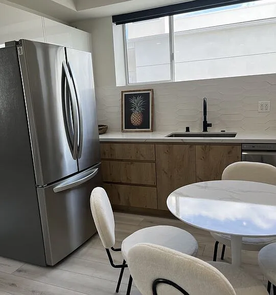 124 S Croft Ave #403 — Photo 15