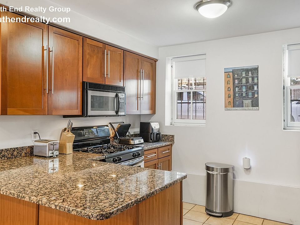 1st image of 5 Dartmouth Pl #1