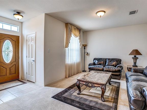 3rd image of 509 Zachum Dr