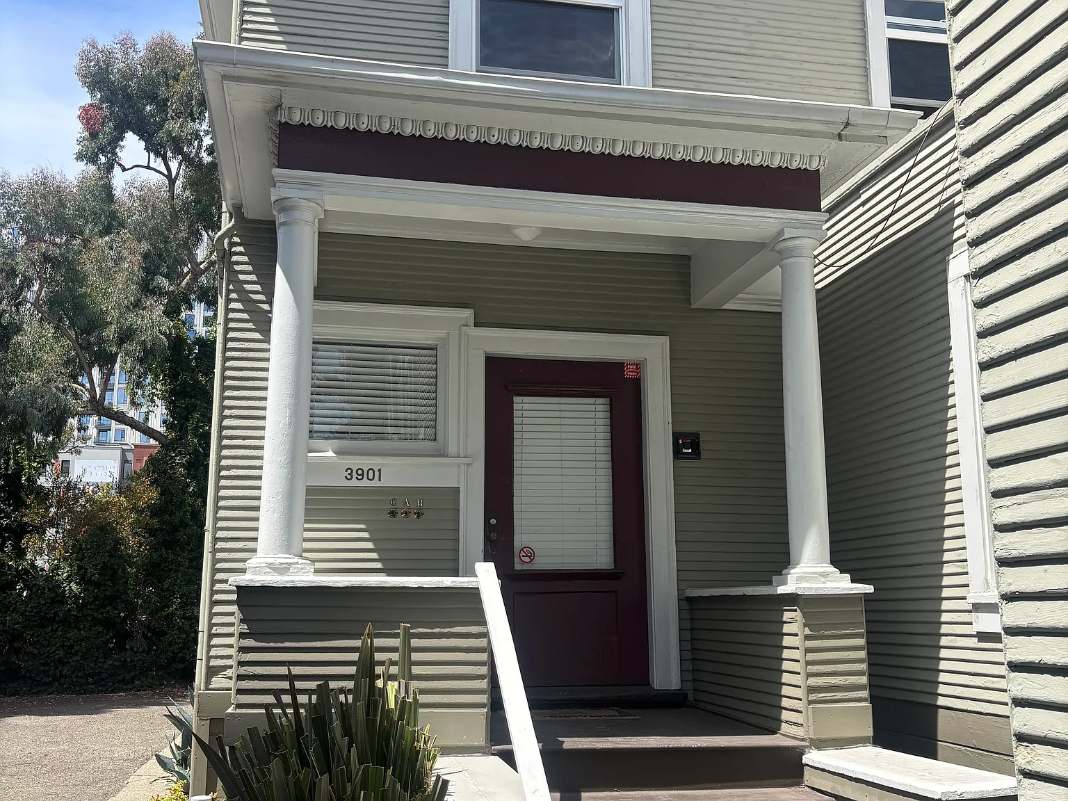 1 bed, 700 sqft, $3,000 — Photo 2