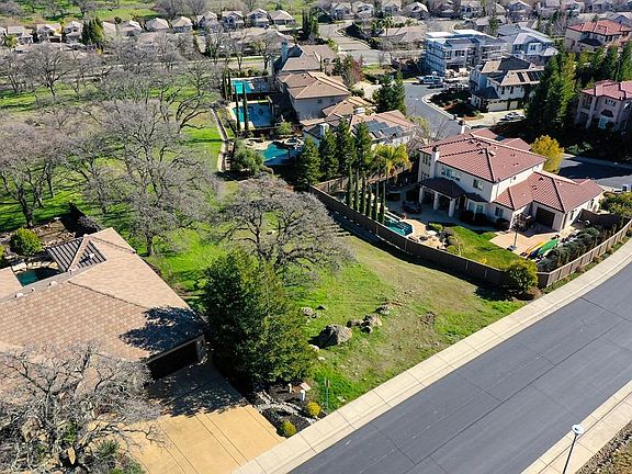 4th image of 730 Grandview Dr
