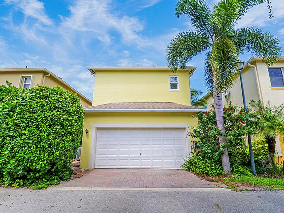 3rd image of 1922 SE Niceville Drive