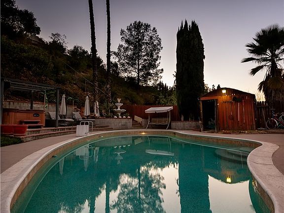 4th image of 9650 Sombra Valley Dr