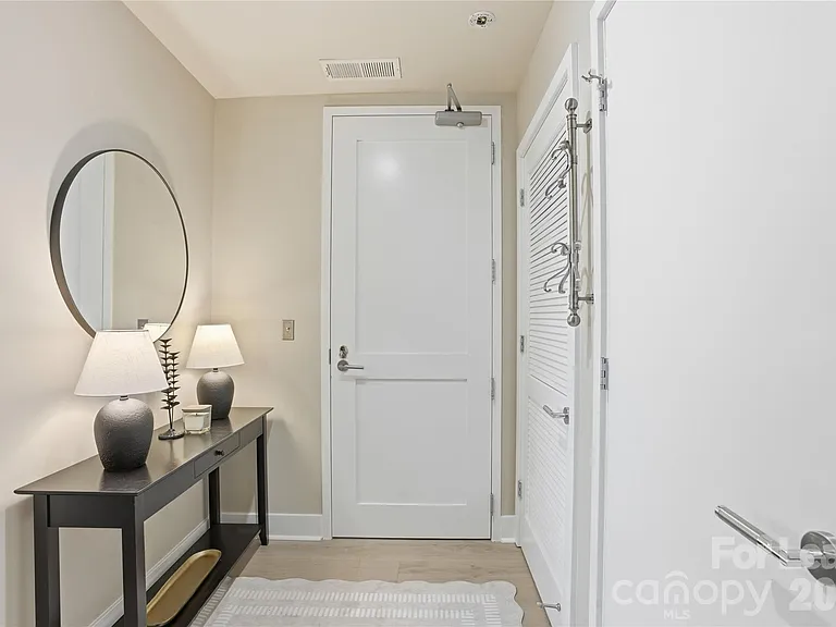 1133 Metropolitan Ave — Photo 25