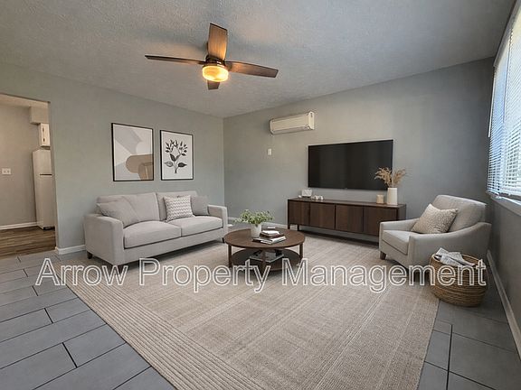 2nd image of 1025 C St APT 4