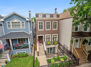 1732 W Nelson St, Chicago, IL 60657