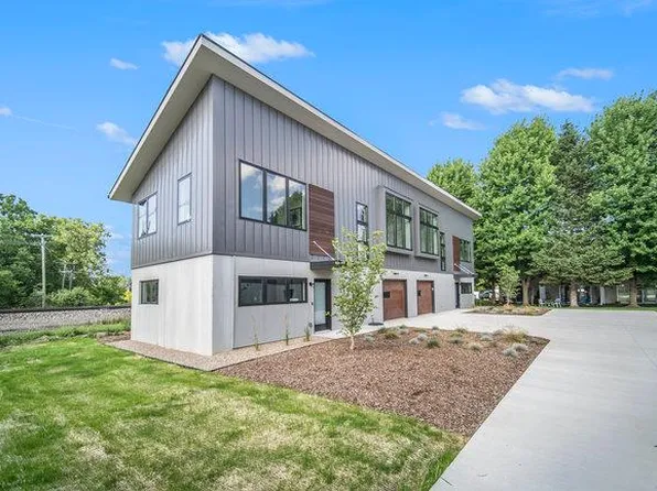 550 Cleveland St, Chelsea, MI 48118