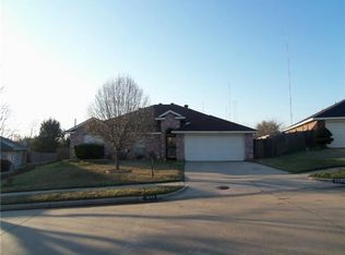 1030 Meadowbend Dr, Cedar Hill, TX 75104
