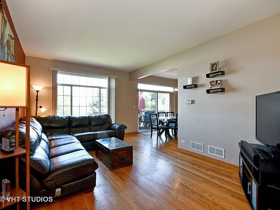 2nd image of 1147 Coventry Cir