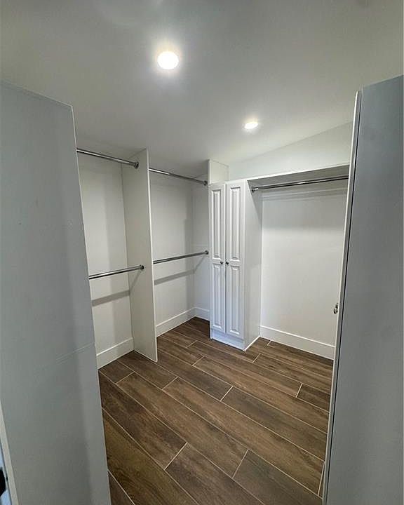1st image of 6439 1/2 Graves Ave