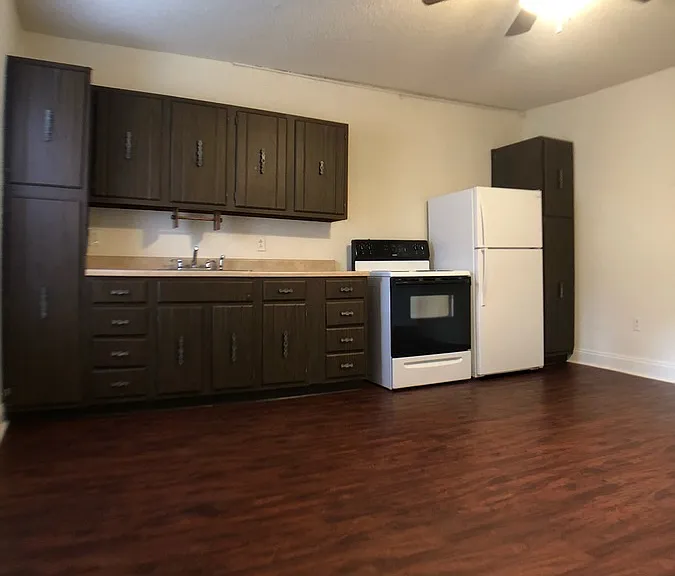 37 Hickory St — Photo 51