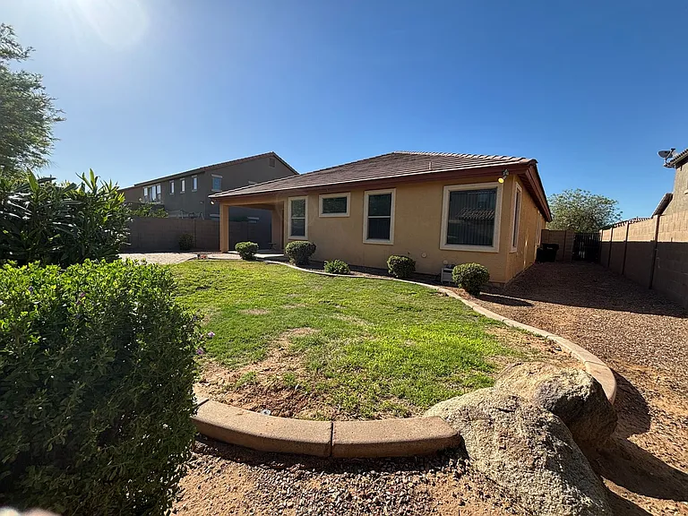3147 E Vallejo Dr — Photo 36