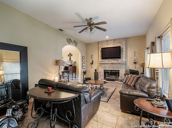 4th image of 11642 Old Hills Ln