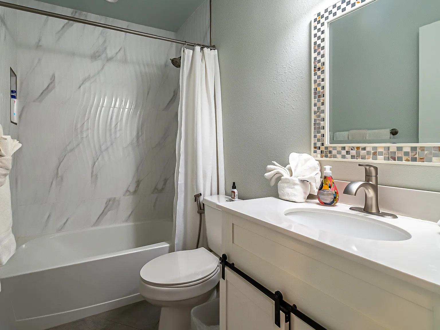3 bed, 1291 sqft, $4,100 — Photo 4