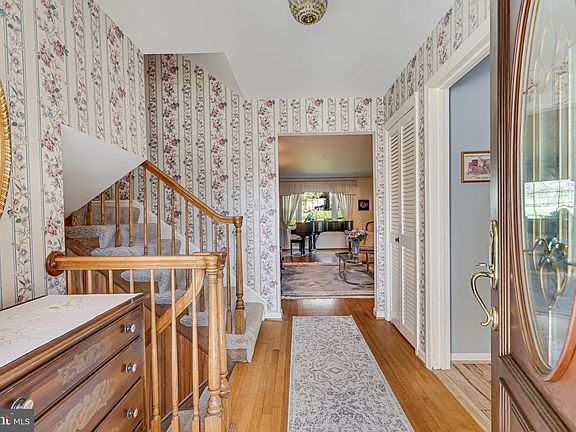 5th image of 2520 Lakevale Dr