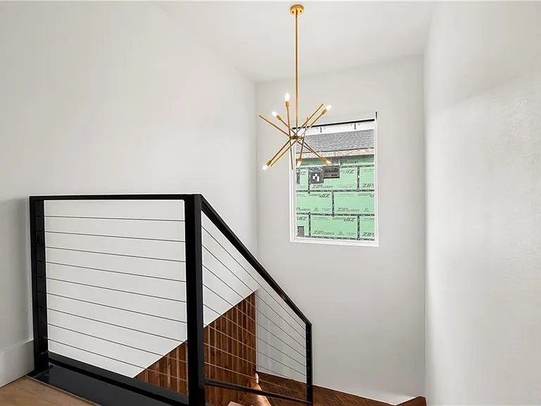 4413 S 88th St — Photo 42