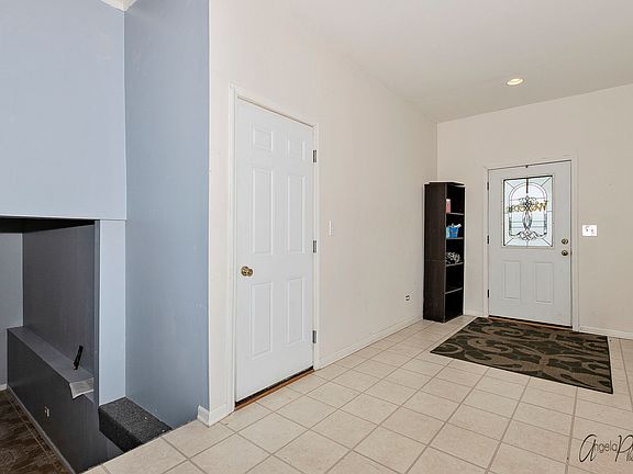 2nd image of 114 Forest Glen Dr