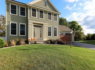 10 Sage Ct, Ballston Lake, NY 12019