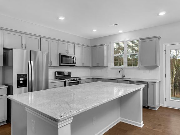 5th image of 3027 Glenn Hope Way