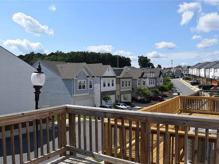 541 Ruths Dr — Photo 10