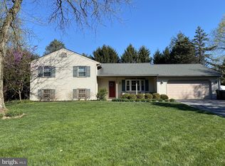 2615 Hazelwood Rd, Lancaster, PA 17601