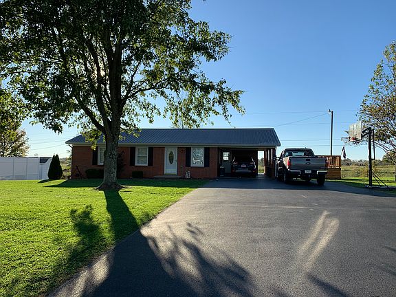 2nd image of 426 Kendall Ln