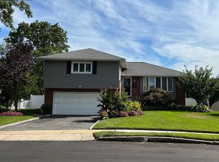 1108 Marc Dr, Valley Stream, NY