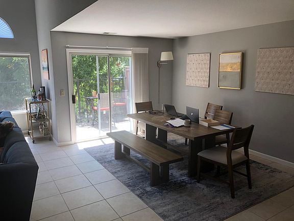 3rd image of 405 Camino Arroyo W