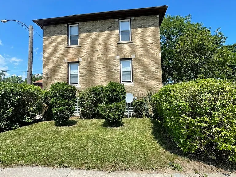 14800 E Vernor Hwy — Photo 22