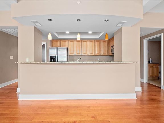 4th image of 314 N Broadway Ave #1602