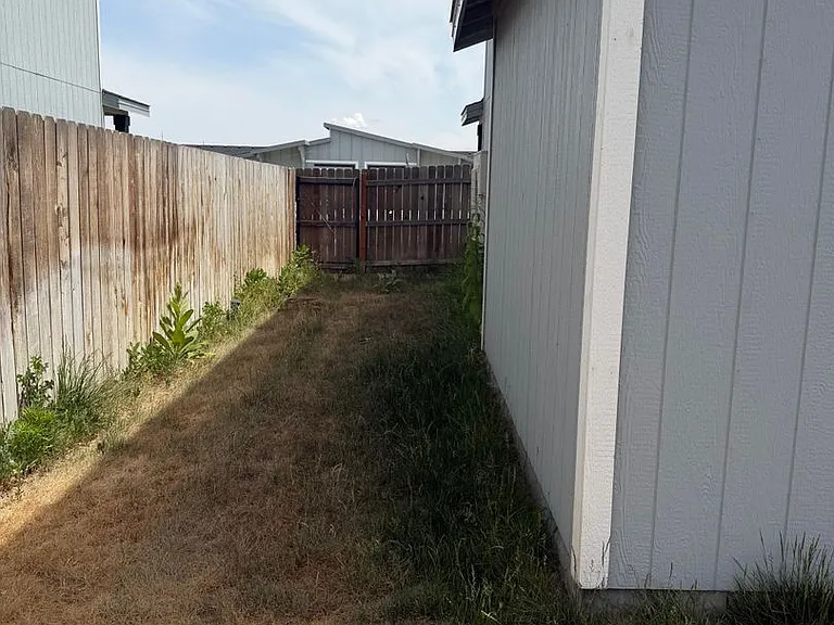1039 NE Emerald Dr — Photo 27