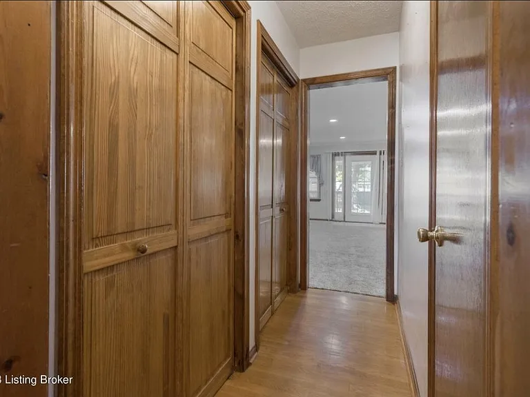 8502 Blue Lick Rd — Photo 12