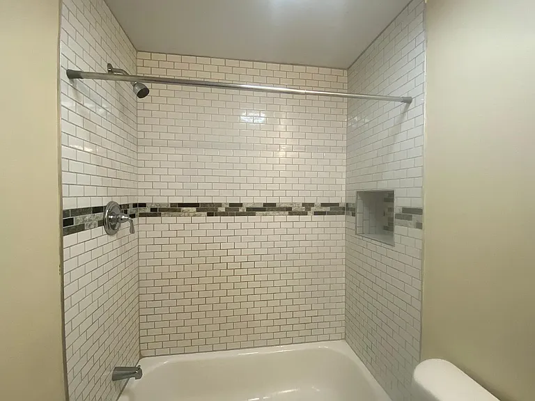 5900 Market St — Photo 5