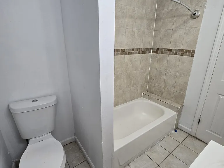 43 Treacy Ave #1 — Photo 11