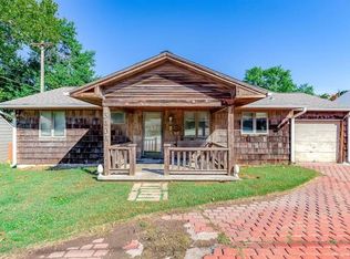 3404 W 75th St, Prairie Village, KS 66208