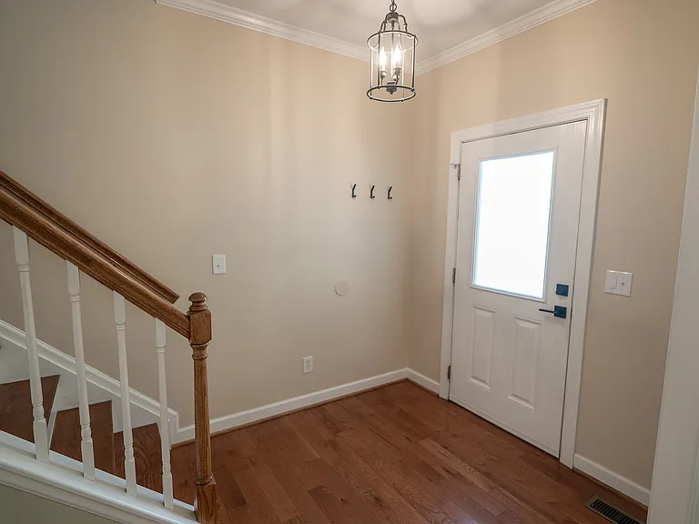 1820 Clay Dr — Photo 15