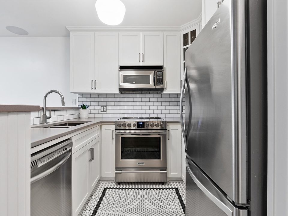 1st image of 1177 Hornby St #902