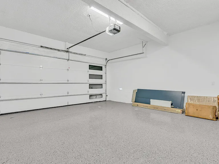 15440 Hamner Dr — Photo 33