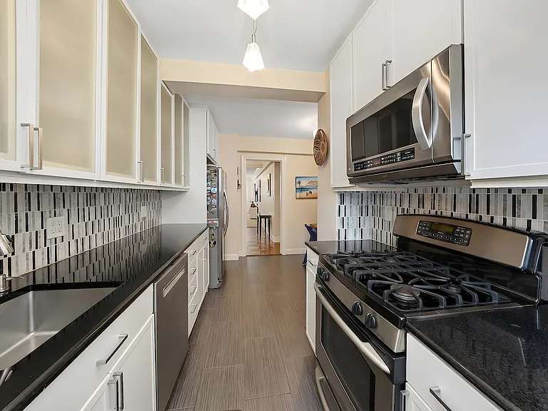 345 E 56th St #7J — Photo 8